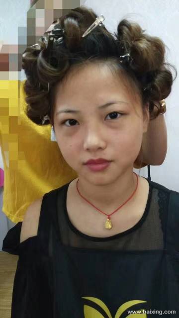 学化妆美甲纹绣美容形象设计服装搭配来景德镇玲丽彩妆